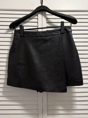 Iris Faux Leather Black Mini Skort Women’s L Wrap Skirt Shorts Lined 30 Waist